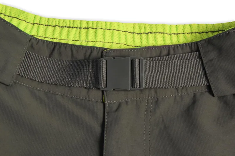 Endura Hummvee 3/4 Shorts II With Liner in Black-3