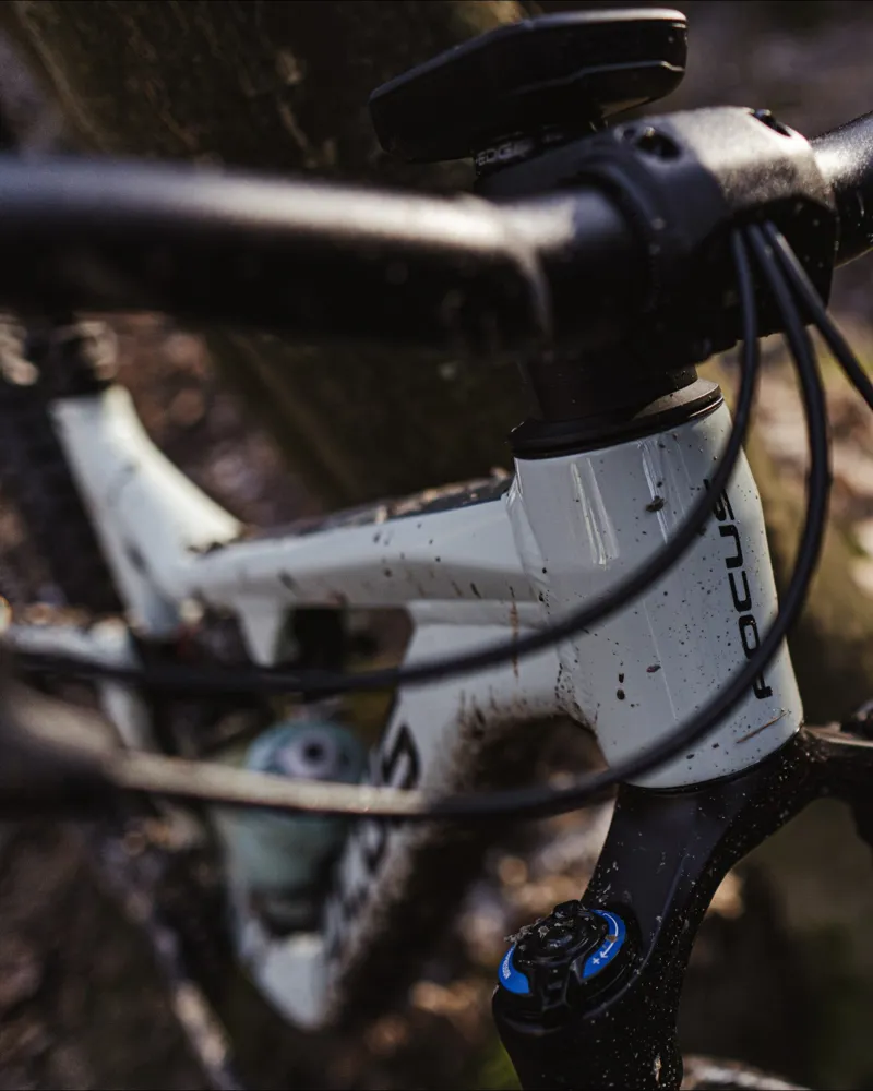 Focus Jam 6.8 29DI Full Suspension Mountain Bike MTB in Grey-3