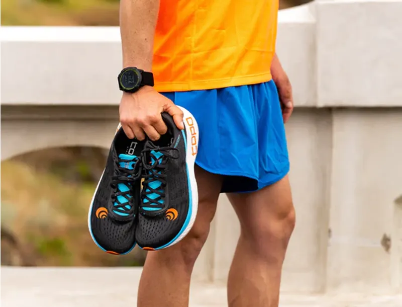 Topo Athletic Men's Specter Running Shoes in Black/Blue-2