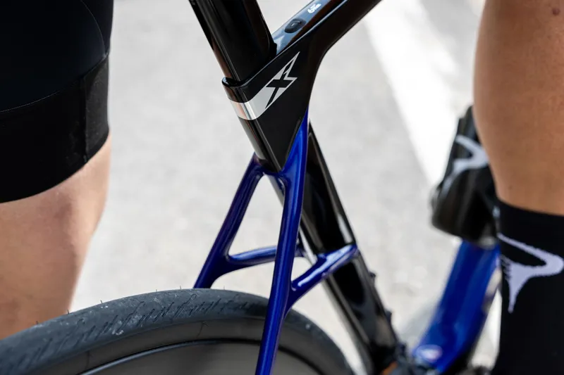 Pinarello 2024 X7 Disc Ultregra Di2 Desc Road Bike in XPEED BLUE - 54CM-2