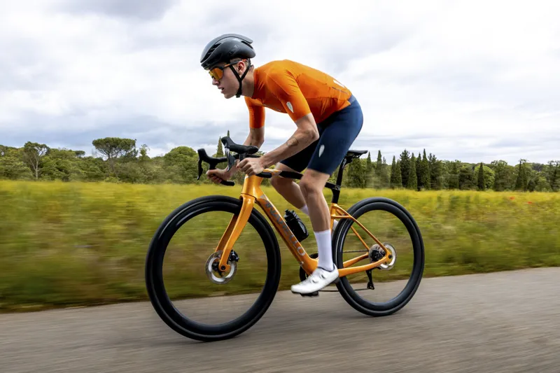 Pinarello X5 Shimano 105 Di2 Road Bike in Amber Trace - 2027-7