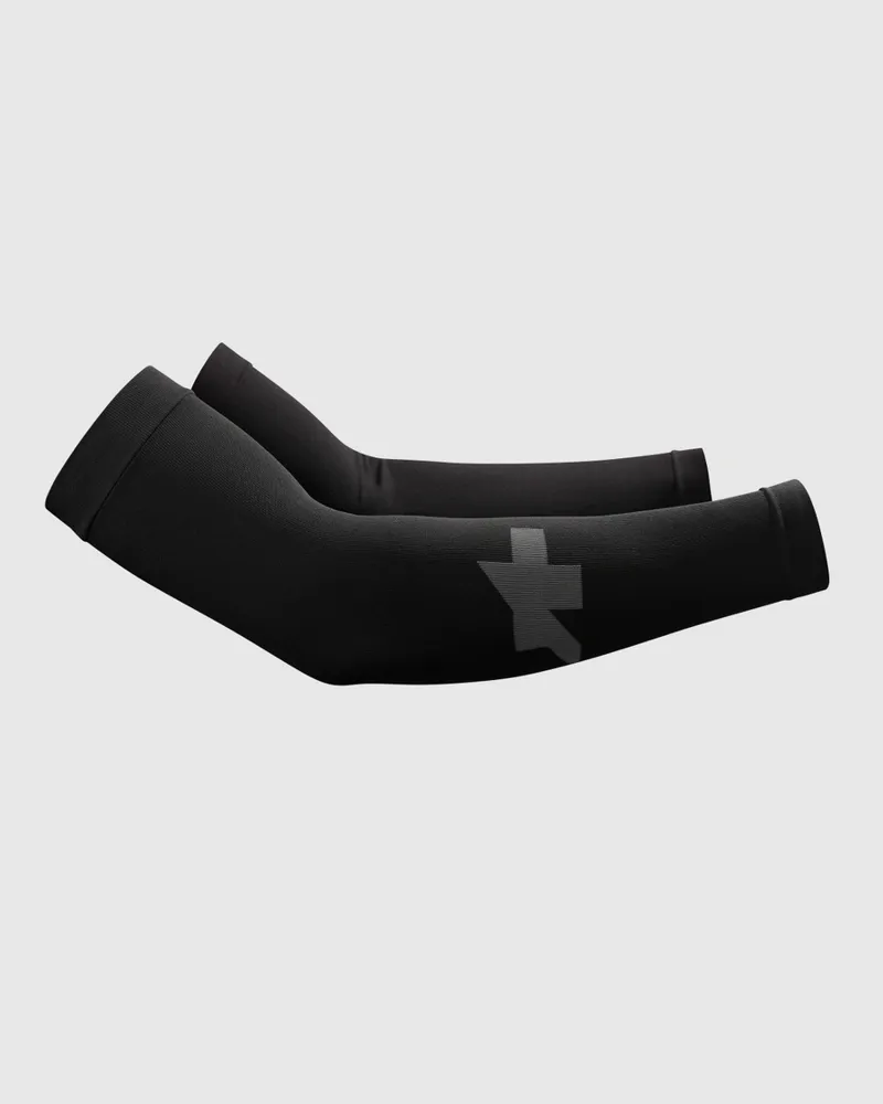 ASSOS Unisex High-Stretch Arm Warmers for Cyclists in Black