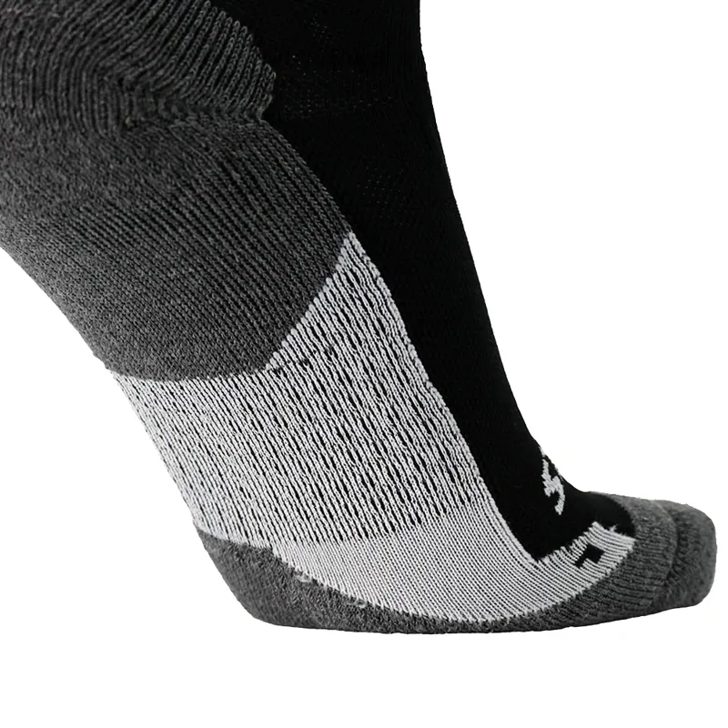 Brooks Crew Running Socks in Black/BR Crew-2