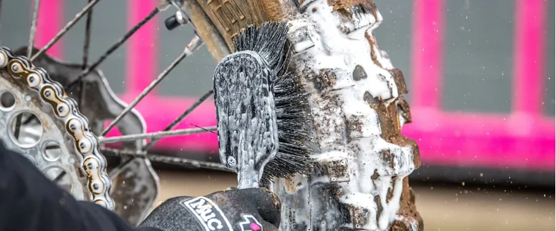 Muc-Off Tyre and Cassette Brush For Cleaning Bikes -1
