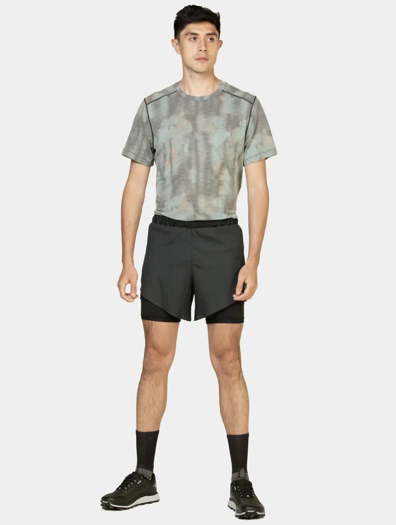 Ron Hill Men's Tech Race Twin Running Shorts in All Black-7