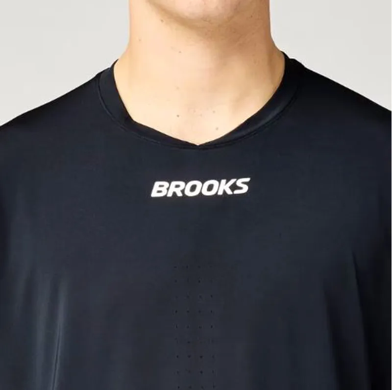 Brooks Men's Dash Cooling Short Sleeve Running T-Shirt in Black-1