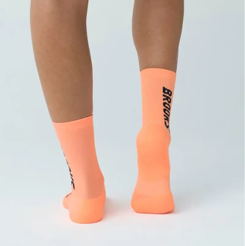 Brooks Ghost Crew Running Socks in Cyber Peach-1