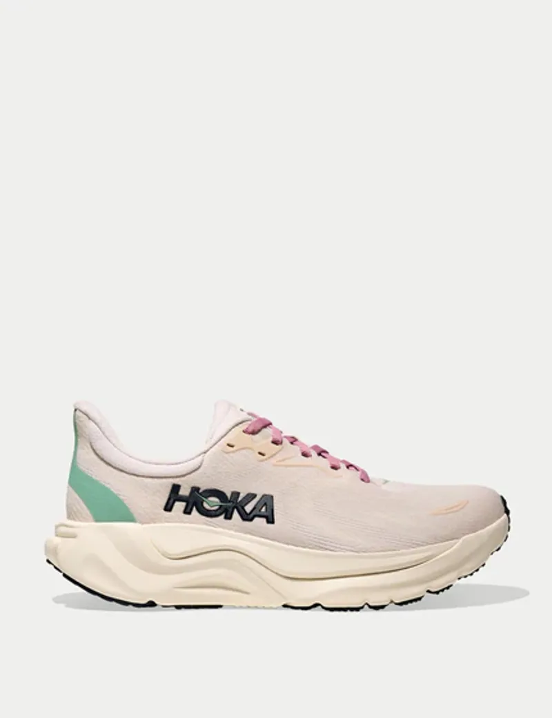 Hoka Women's Arahi 8 Running Shoes in Rose Cream / Alabaster 