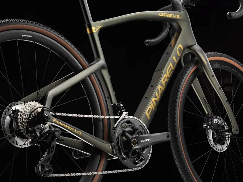 Pinarello Grevil F3 GRX820 Gravel Bike in Etna Black- 53CM-3