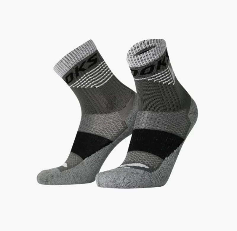 Brooks High Point Crew Running Socks in Sock Asphalt/Black