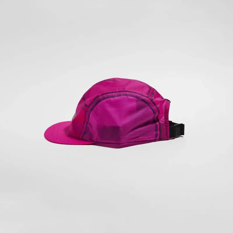 Vaga Feather Light Running Cap in Fuchsia-2