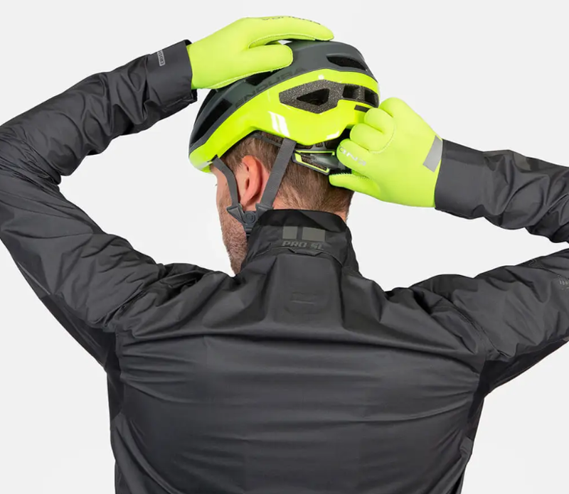 Endura Pro SL Waterproof Shell Jacket in Black-3