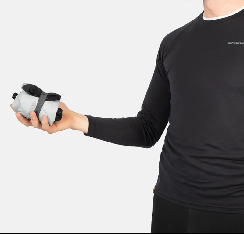 Endura Pro SL Waterproof Shell Jacket in Black-2